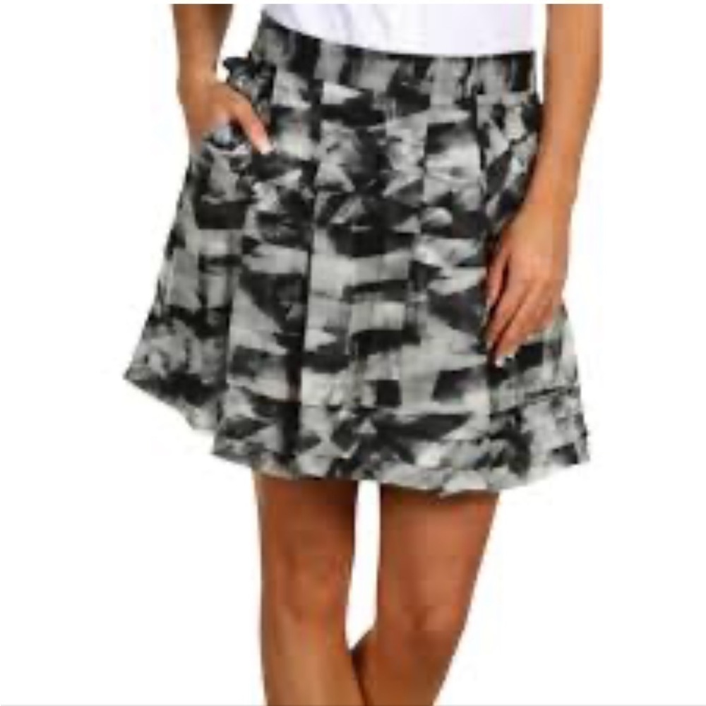 Theory black and white layered mini skirt size S\M